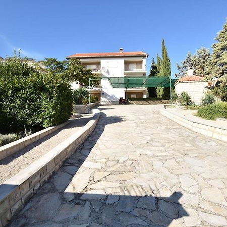 Apartments Dajana Примоштен Екстер'єр фото